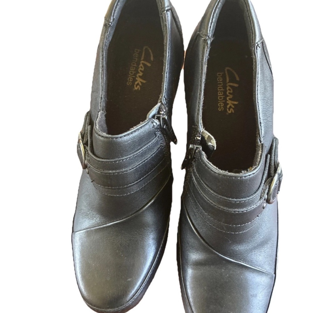 Clarks Bendables Black Leather Ankle Boots Womens Size 6.5 Wide Comfort